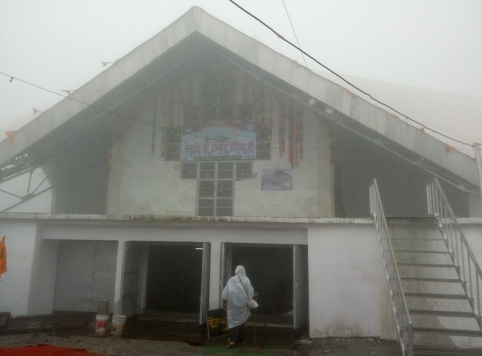 Photo of Sri Hemkunt Sahib : World's Highest Altitude Sikh Temple (Day 2) by Nishesh Singhal