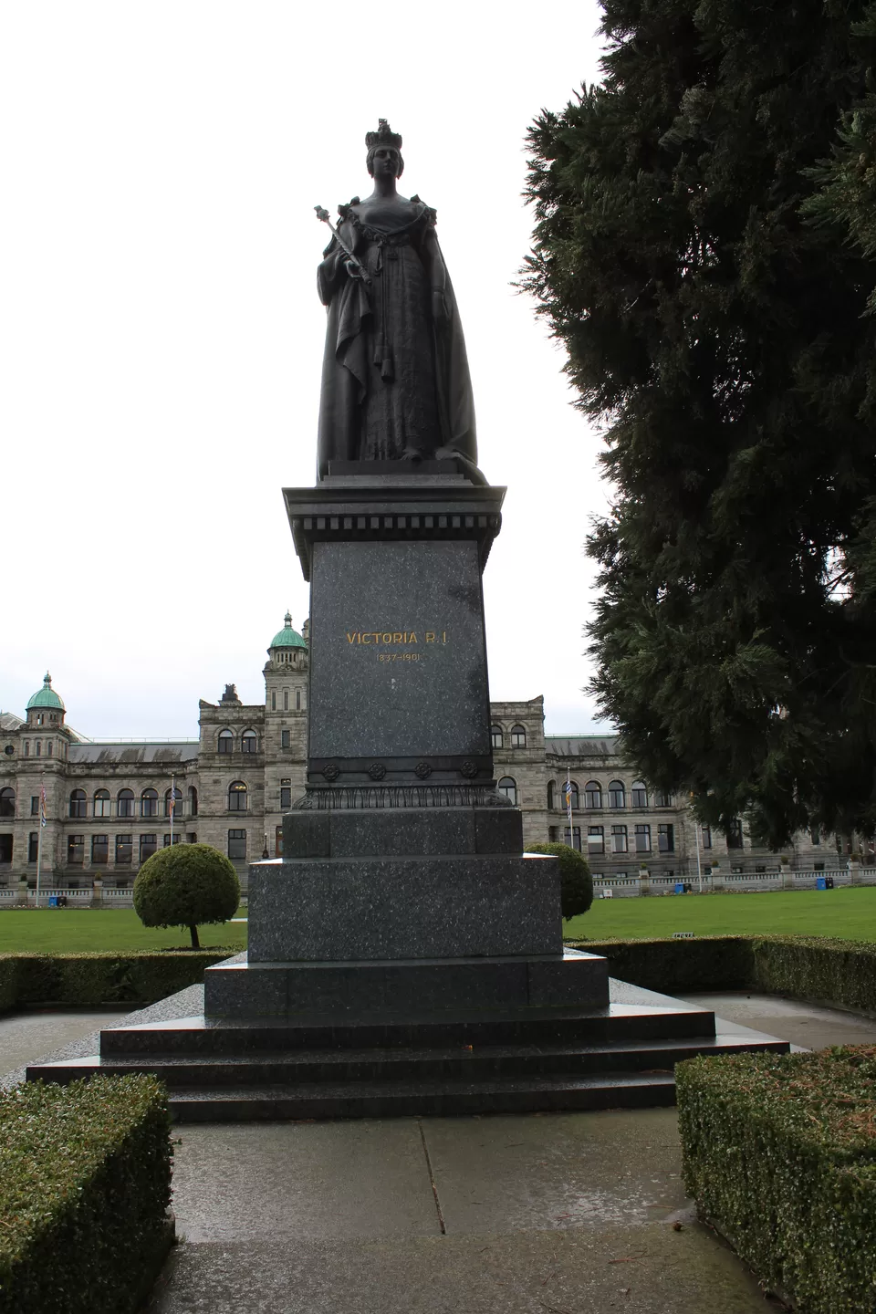 Photo of British Columbia Legislature, Belleville Street, Victoria, BC, Canada by Manmitha Deepthi