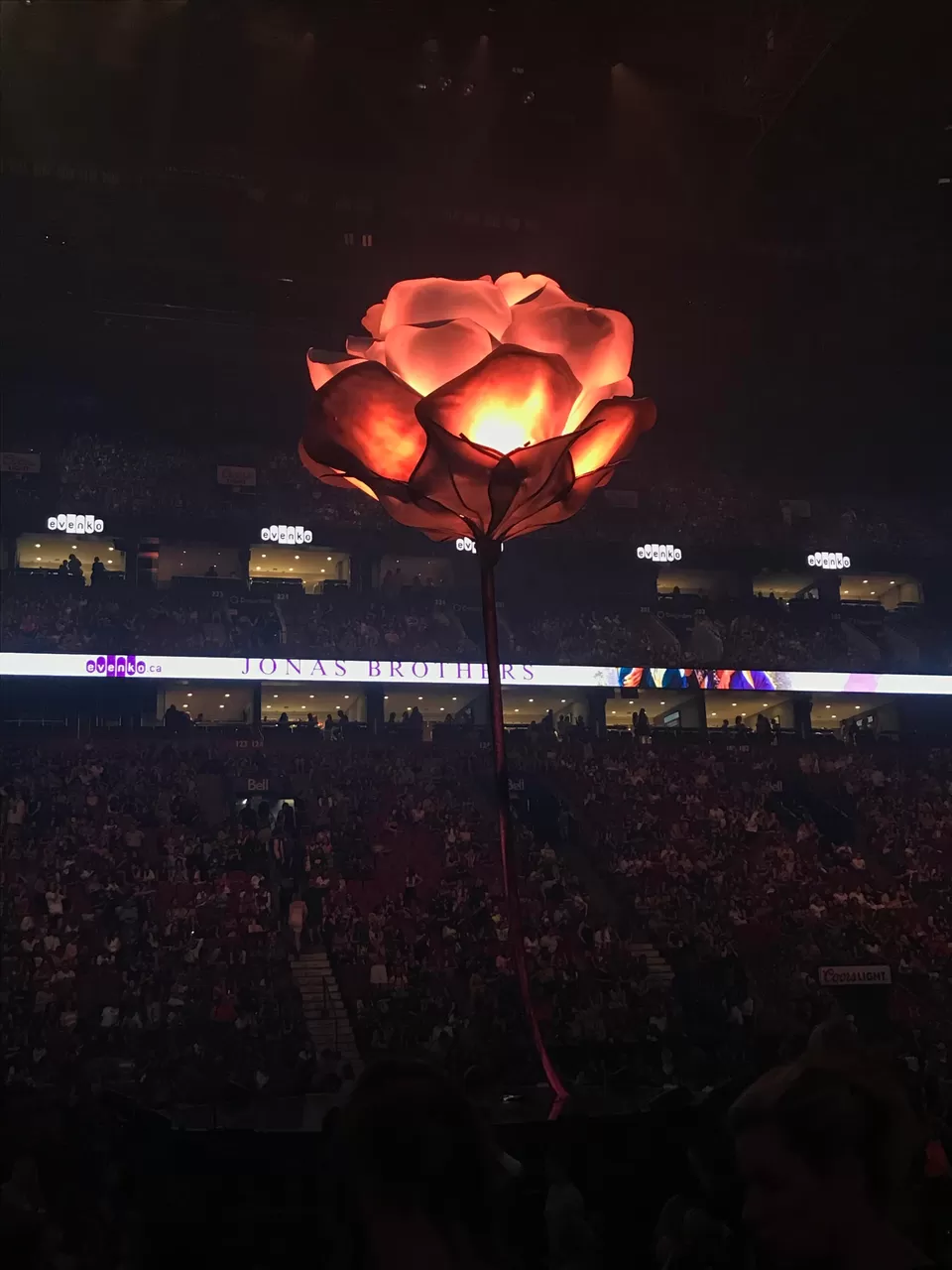 Photo of Bell Centre, Avenue des Canadiens-de-Montréal, Montreal, QC, Canada by Manmitha Deepthi