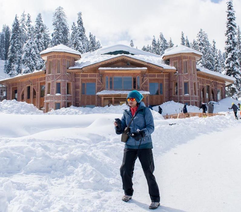 Photo of Guide to Best Experience of Skiing in India: An Adventure to Remember in Gulmarg, Kashmir by Kopal Jain