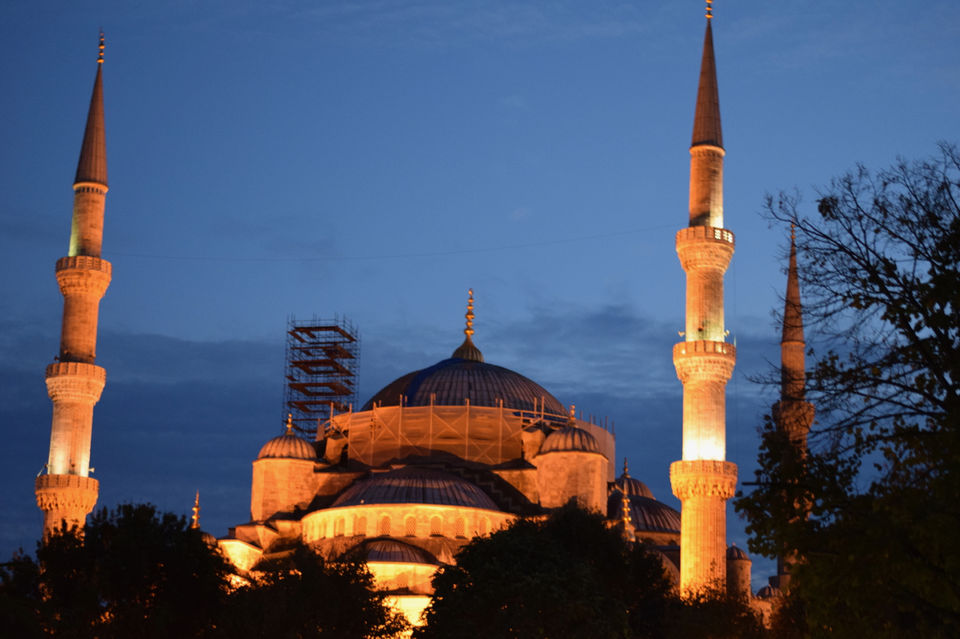 Photo of Küçük Ayasofya Mahallesi, Basileus Hotel, Şehit Mehmet Paşa Sokak, Fatih/Istanbul, Turkey by Suhas G