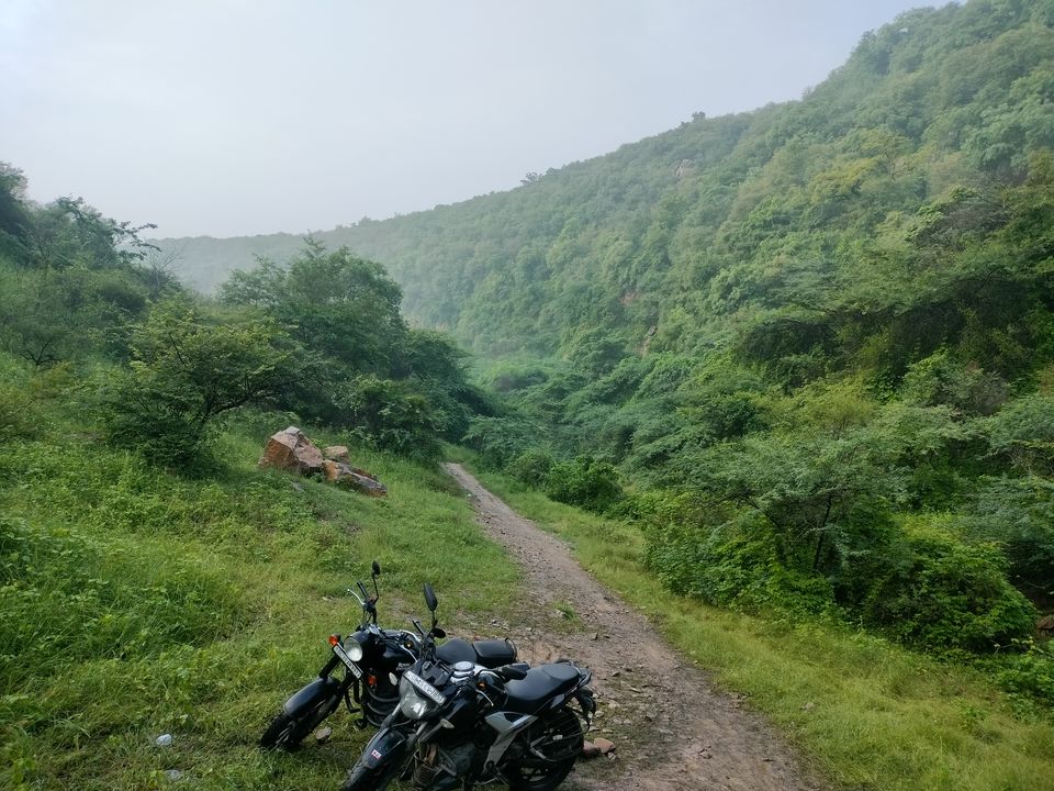 Photo of घामडौज वॉटरफॉल: ( गुरुग्राम ) अब लीजिए ऋषिकेश वाले मजे गुरुग्राम के पास 😳 by KAPIL PANDIT
