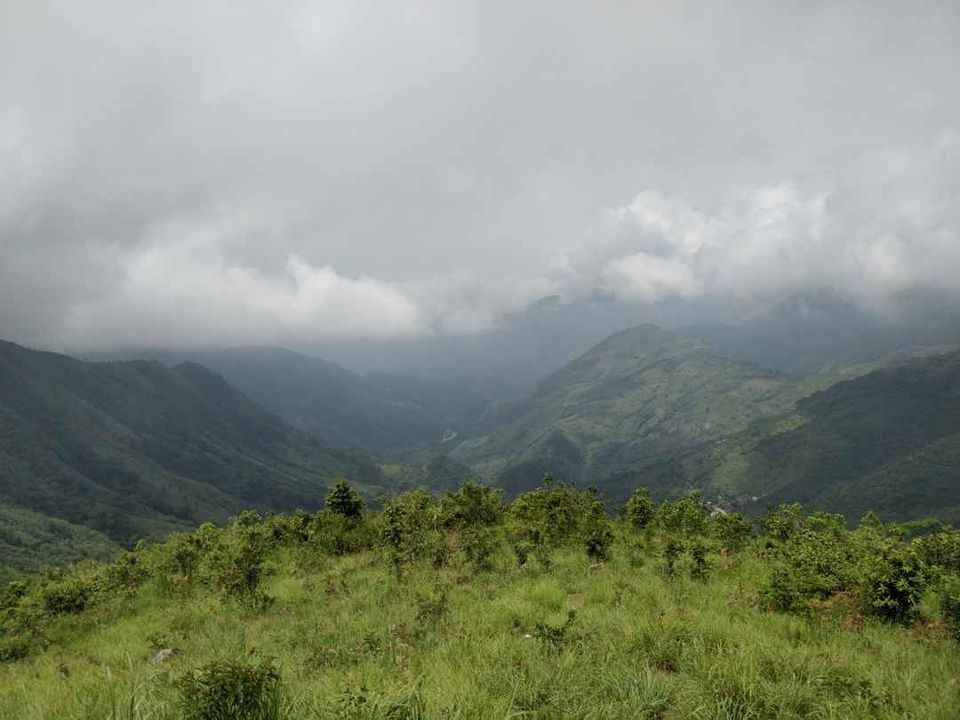 Photo of Thadlaskein Lake, Mukhla, Meghalaya, India by Thejaswini ChandreGowda