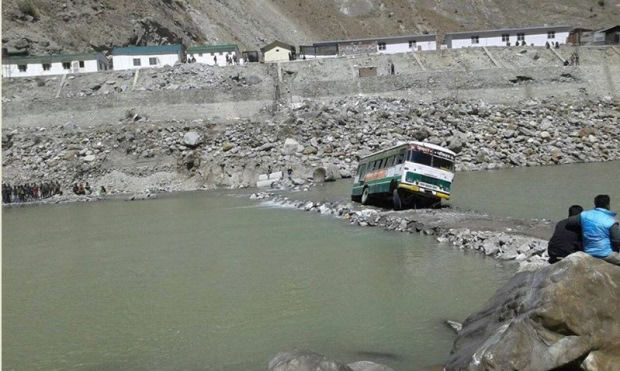 Photo of Pictures That Prove Bus Drivers Of Himachal Pradesh Are The Best In India 19/42 by Neeraj Dhiman