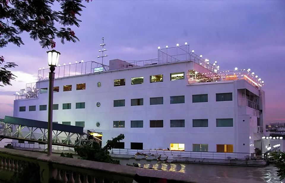 Photo of Let's Spend a Night at India's Only Floating Hotel in Kolkata 1/1 by Nishtha Nath