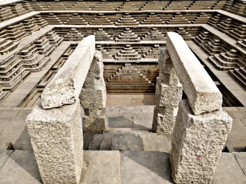 Photo of Public Bath, Pushkarani, Hampi, Karnataka, India by Sumeet Poojary