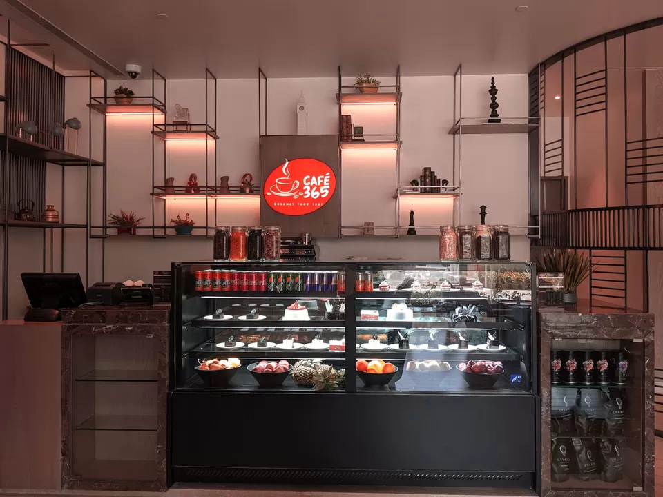 Photo of Royal Hometel Suites, Western Express Highway, next to Thakur Mall, Ketkipada, Mira Road, Mumbai, Maharashtra, India by Curiosity Cult 