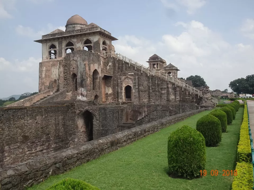 Photo of Jahaz Mahal, Talaab Lane, Aam Bagh, Khandsa Colony, Mehrauli, New Delhi, Delhi, India by PG