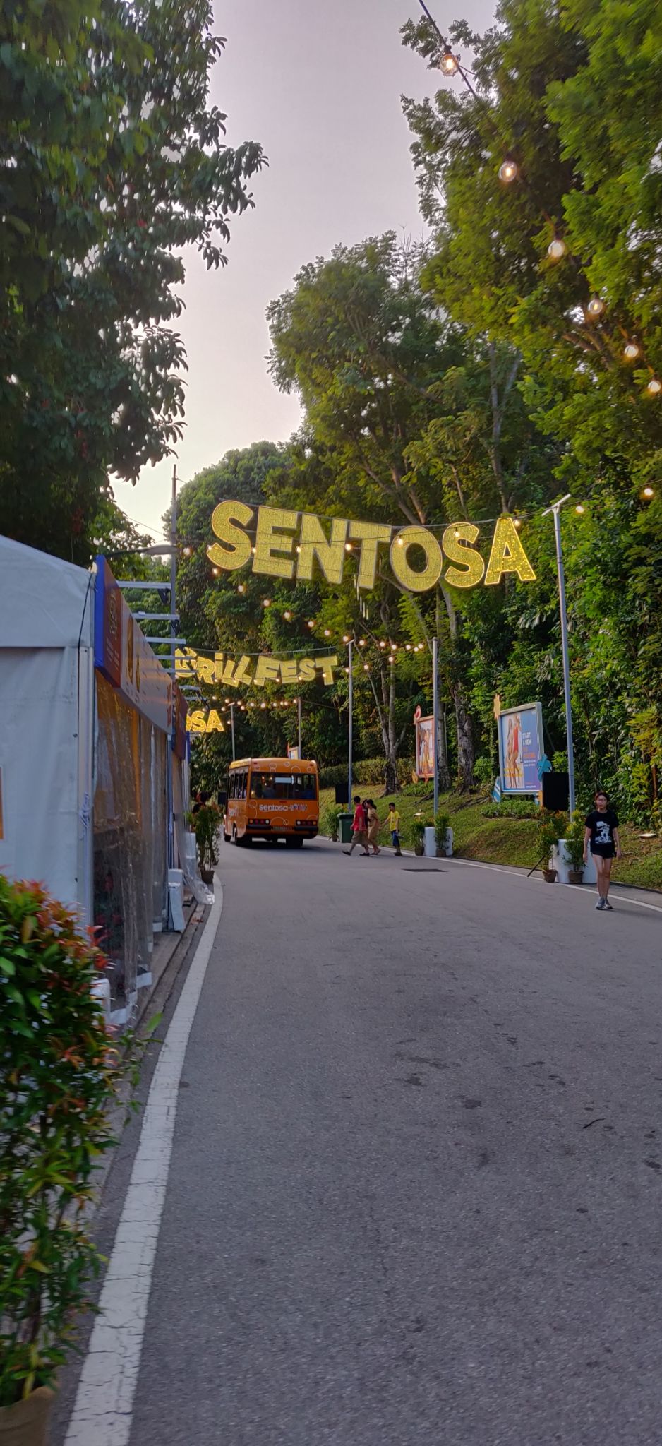 Photo of Sentosa Gateway, S.E.A. Aquarium, Sentosa Island, Singapore by Kritika Tyagi