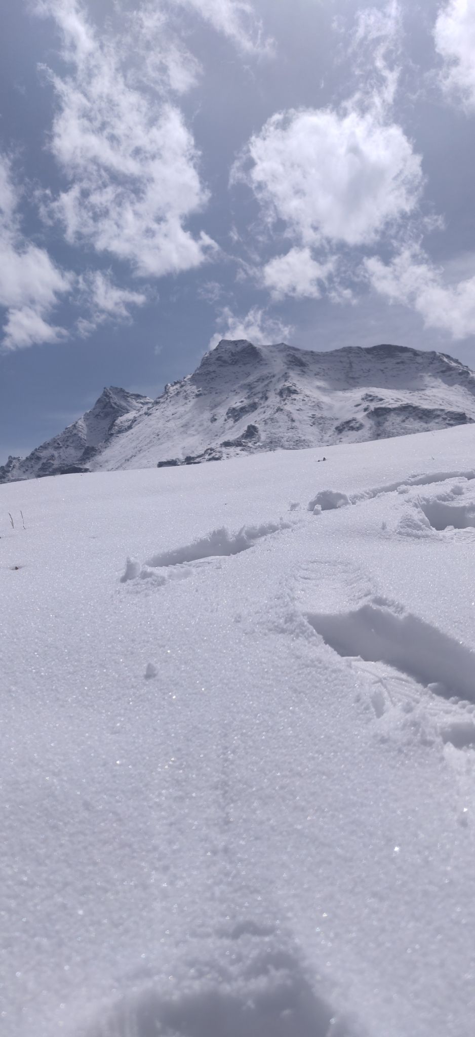 Photo of Rohtang Pass, Himachal Pradesh by Kritika Tyagi