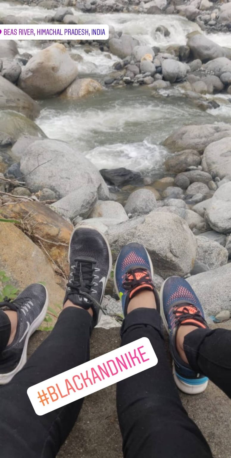 Photo of Girls Trip to Piles of DeadBodies - Rohtang Pass by Kritika Tyagi