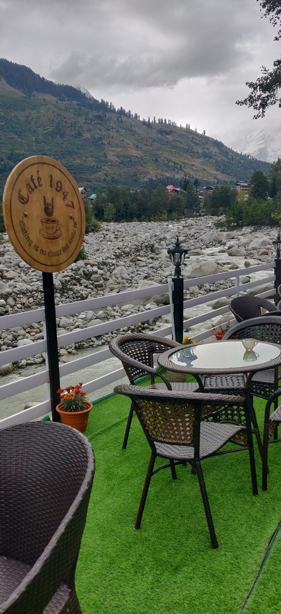 Photo of Cafe 1947 Nehru Kund, Manali, Himachal Pradesh, India by Kritika Tyagi