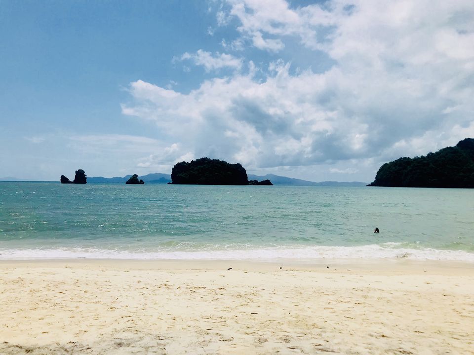 Photo of Tanjung Rhu Beach, Ayer Hangat, Langkawi, Kedah, Malaysia by Preity Yadav