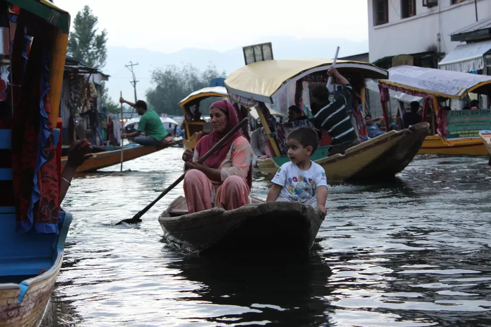 Photo of Dal Lake, Srinagar by Sarthak Bansal