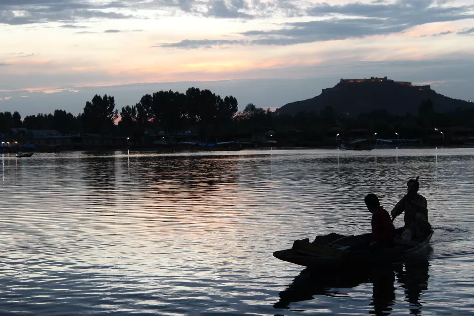 Photo of Dal Lake, Srinagar by Sarthak Bansal