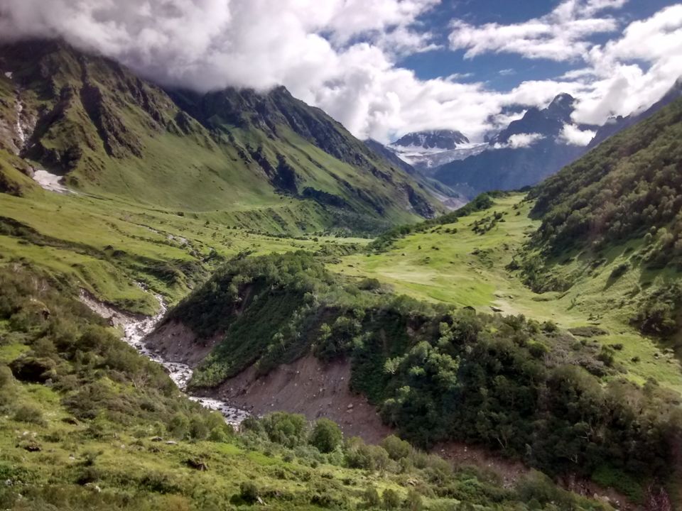 Photo of Valley of flowers, Hemkund sahib and Badrinath : More you explore, More it uncovers 8/16 by Sarthak Bansal