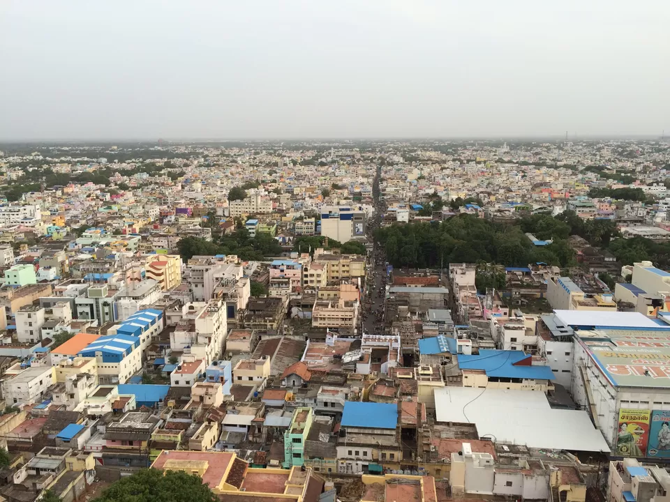 Photo of Tiruchirapalli Rock Fort, Teppakulam, Trichy, Tamil Nadu, India by Ratul Sonowal