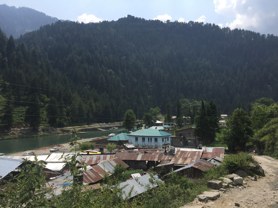 Photo of Barot Valley: the Unexplored Beauty by Ajeet Singh