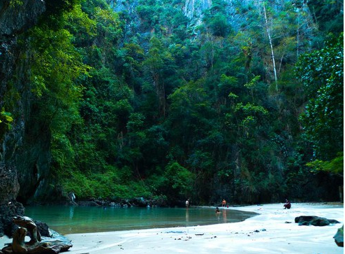 Photo of The striking beauty of the Andaman and Trang Sea: The Four Island Tour from Koh Lanta 8/18 by Offbeat Tracks