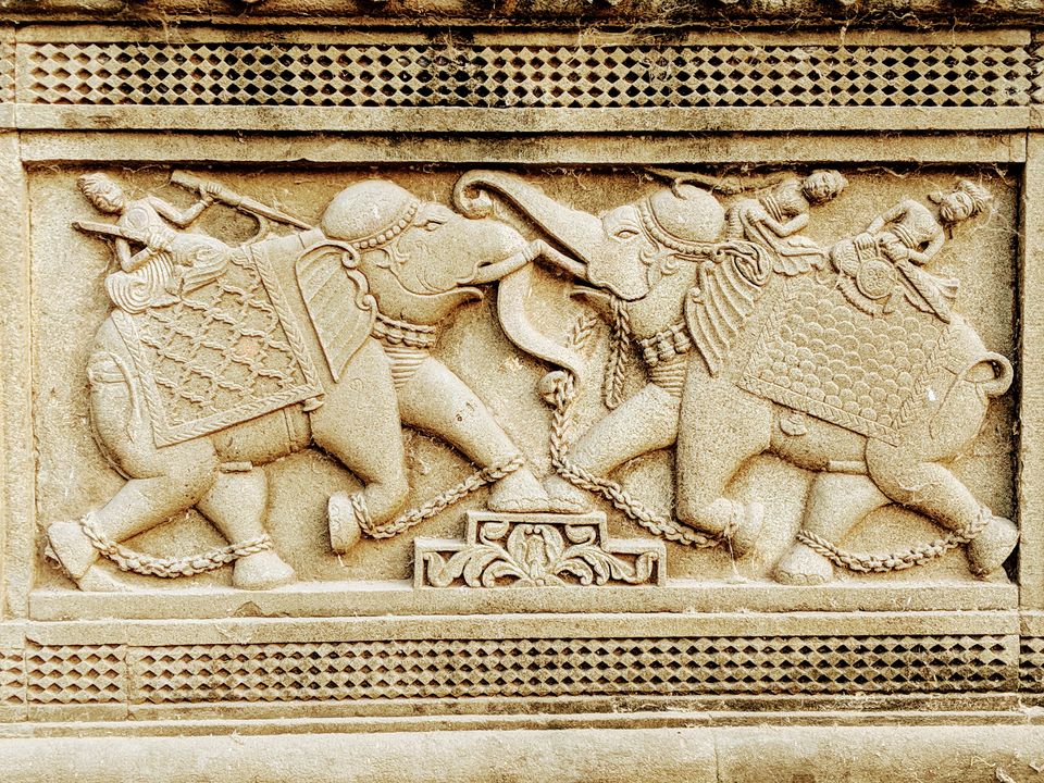 Photo of Maheshwar - visit to Narmada ghat, Ahilya fort and much more.... by Sirf Musafir