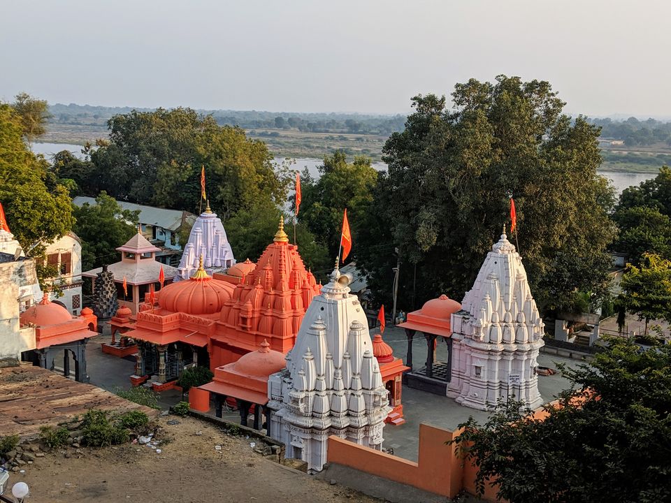Photo of Maheshwar - visit to Narmada ghat, Ahilya fort and much more.... by Sirf Musafir