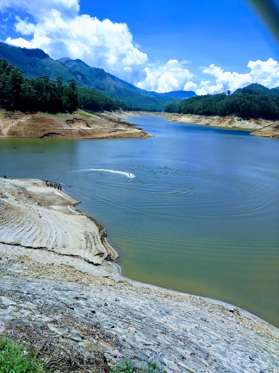 Photo of Munnar, Kerala, India by Komal Popli