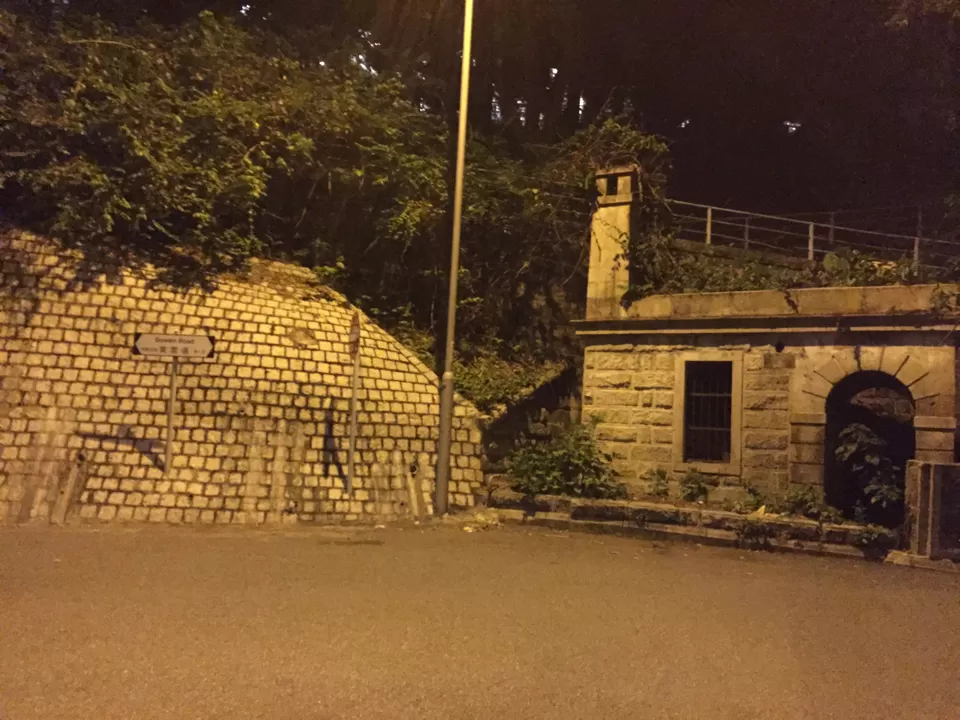 Photo of Bowen Road, Hong Kong by Deepika Solanki