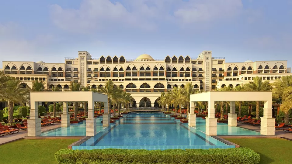 Photo of Jumeirah Zabeel Saray - Crescent Rd - Dubai - United Arab Emirates by Ginny Bansal