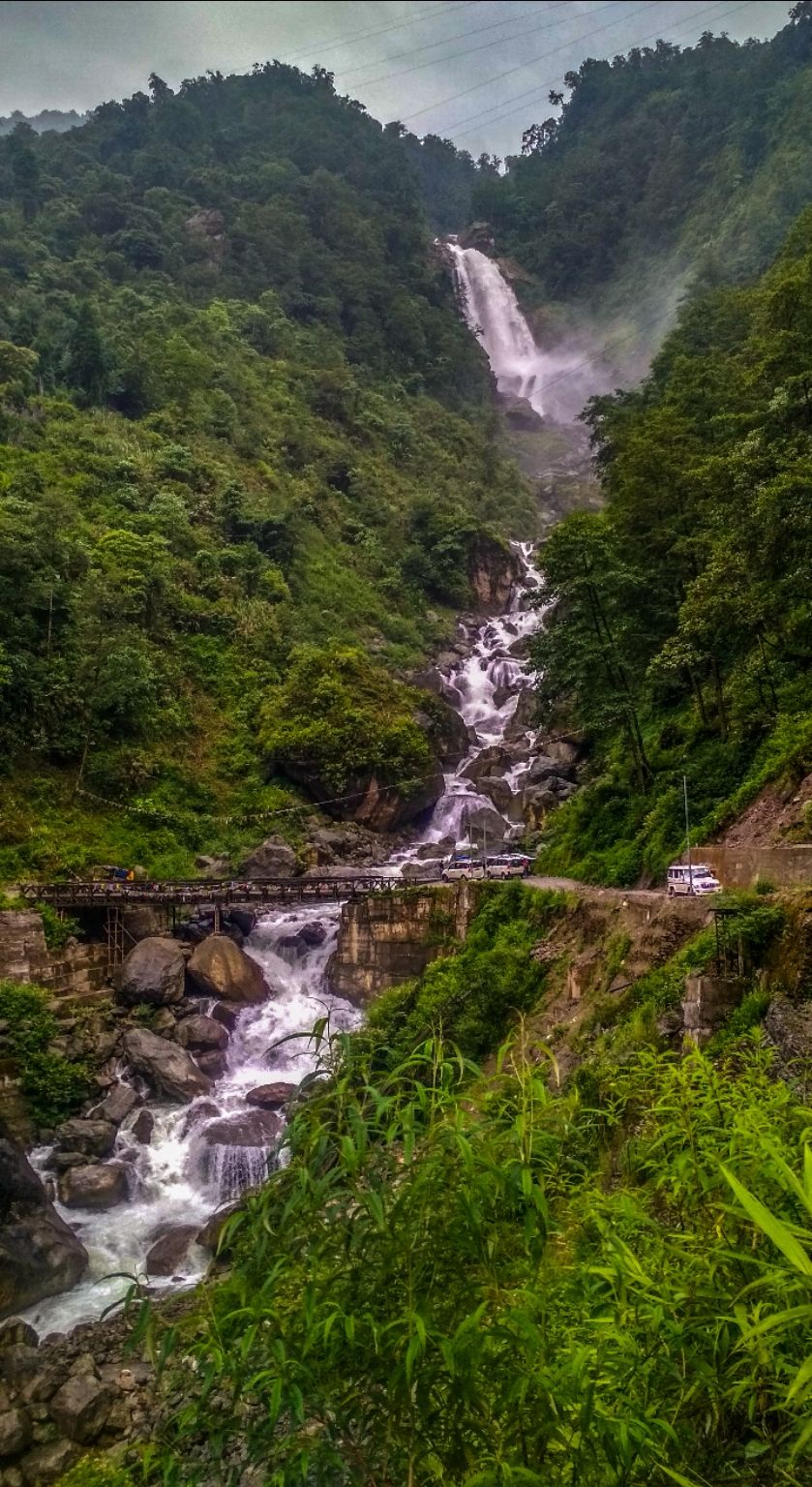 Photo of Lachen, Sikkim, India by madnomad_