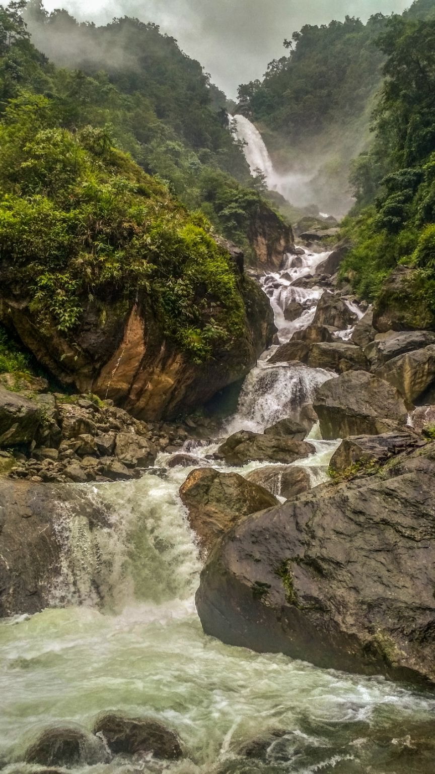 Photo of Lachen, Sikkim, India by madnomad_