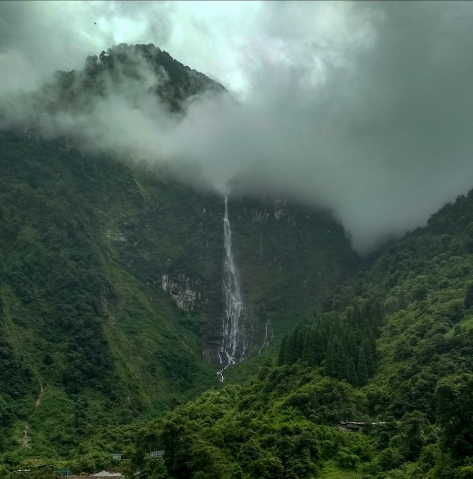 Photo of Lachen, Sikkim, India by madnomad_