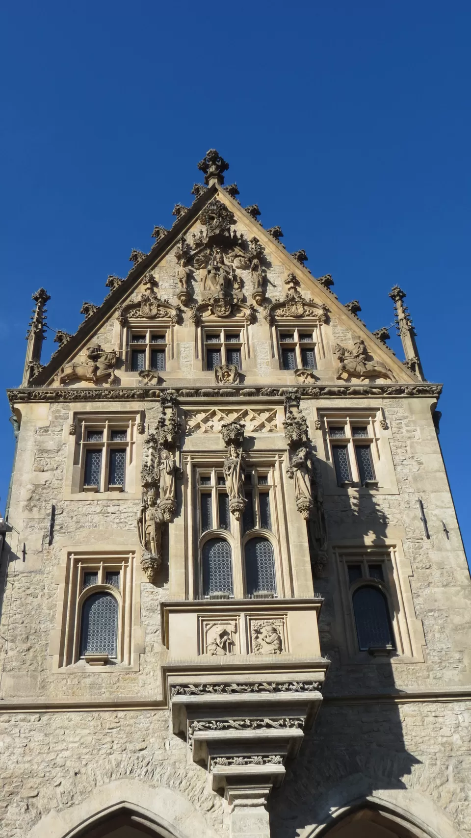 Photo of Plague Column, náměstí Svobody, Drnholec, Czechia by Hetavi Desai