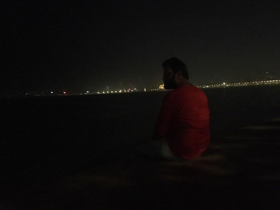 Photo of Marine Drive, Mumbai, Maharashtra by Kapil Bhardwaj
