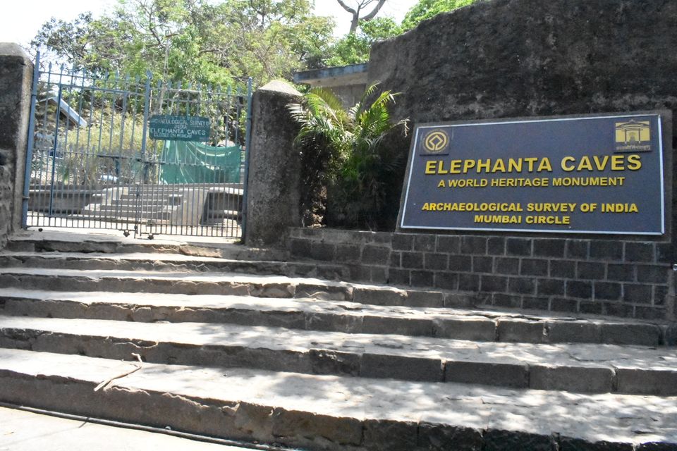 Photo of Elephanta Cave Shiv Temple With Old Murti, Gharapuri, Maharashtra, India by Kapil Bhardwaj