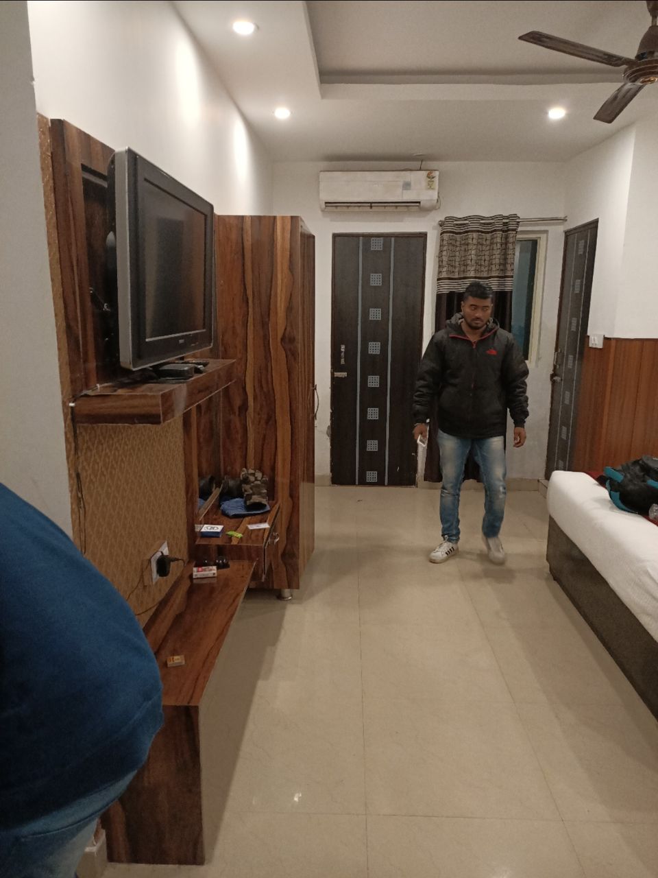 Photo of SE HOTEL GRAND ARYAVART, in front of SBI, near Balaknath Temple, Tapovan, Rishikesh, Uttarakhand, India by Kapil Bhardwaj