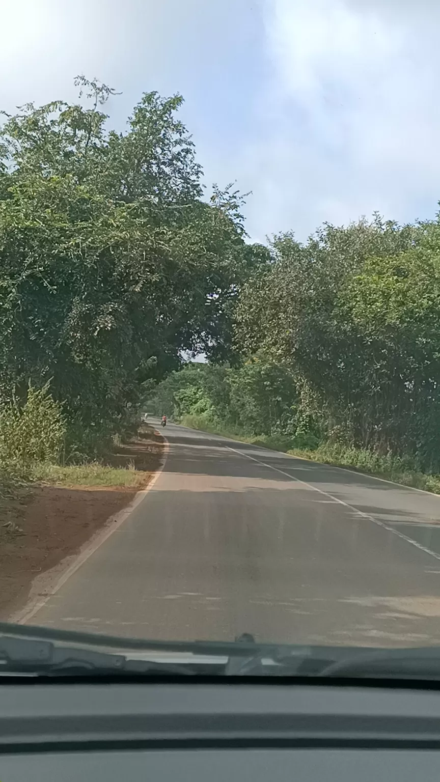 Photo of NH66 Service Road, Kinnimulki, Udupi, Karnataka, India by Kapil Bhardwaj