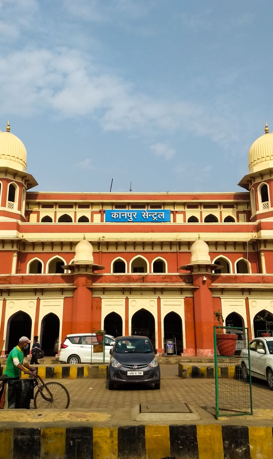 Photo of Kanpur Central Railway Station City Side, Pedestrian Overpass, Khapra Mohal, Mirpur, Kanpur, Uttar Pradesh, India by Manish Pal (अद्वैत्य घुमक्कड़)