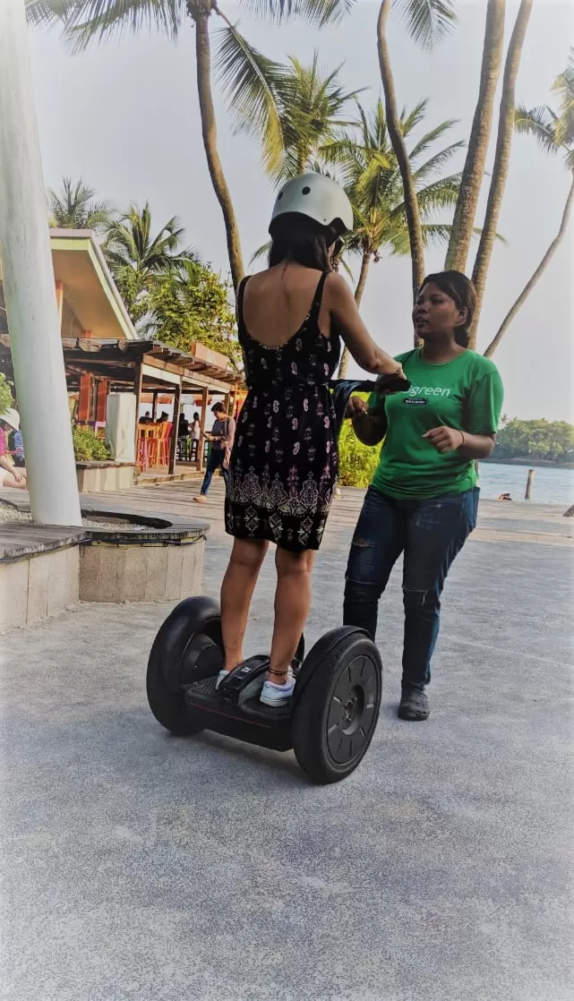 Photo of Sentosa Island, Singapore, Singapore by Poonam Kanyal