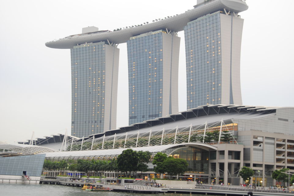 Photo of Marina Bay Sands Hotel Singapore by Pallavi