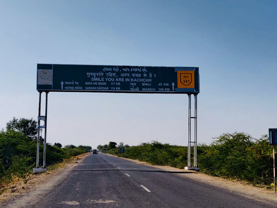 Photo of Rann Of Kutch- Couple On A Road Trip by Shalaaka Abijith