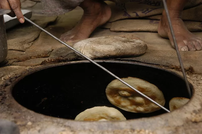 Photo of Rahim Ki Nihari, Phool Wali Gali, Chowk, Lucknow, Uttar Pradesh, India by Prageet Goel 