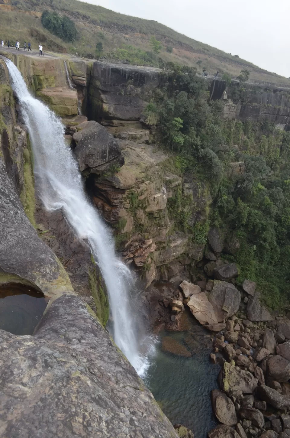 Photo of Daiñthlen Falls, Cherrapunjee, Meghalaya, India by wayfarer_simi