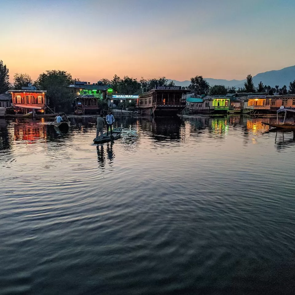 Photo of Dal Lake, Srinagar by Kiran Ravi