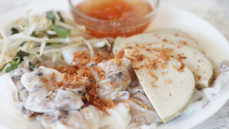 Photo of Guide to top 10 Favorite Vegetarian eats in Vietnam. #foodiefavourite 9/10 by Shilpa Srinivas