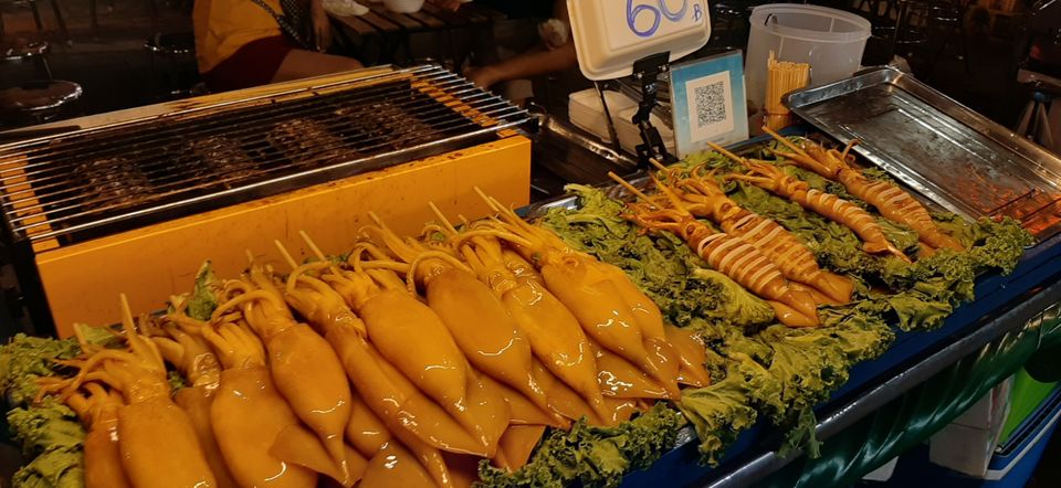 Photo of Khao San Market, Khaosan Road, Talat Yot, Phra Nakhon, Bangkok, Thailand by Raunit Ranjan