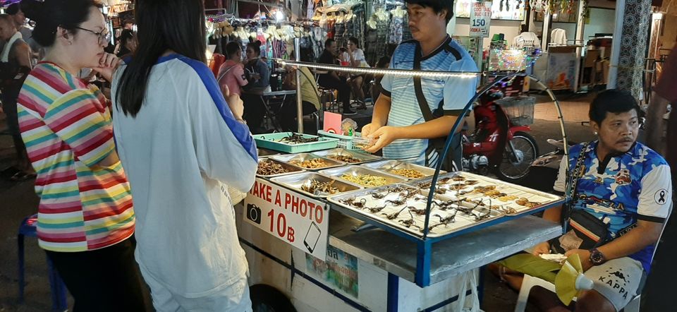 Photo of Khao San Market, Khaosan Road, Talat Yot, Phra Nakhon, Bangkok, Thailand by Raunit Ranjan