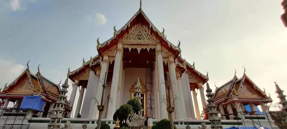 Photo of Wat Suthat Thepwararam, Bamrung Mueang Road, Wat Ratchabophit, Phra Nakhon, Bangkok, Thailand by Supriya PR