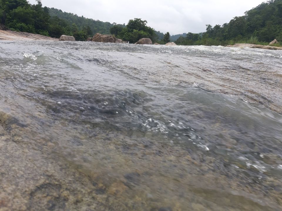Photo of तारूब: आसमान की ऊंचाई से देखे दूर तक फैला पहाड़ और गिरता झरना by Pawan Singh Rahore