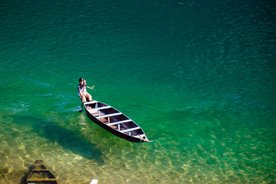 Photo of Here's How to Get to the Sparkling and Surreal Umngot River 2/2 by Neeti Chopra