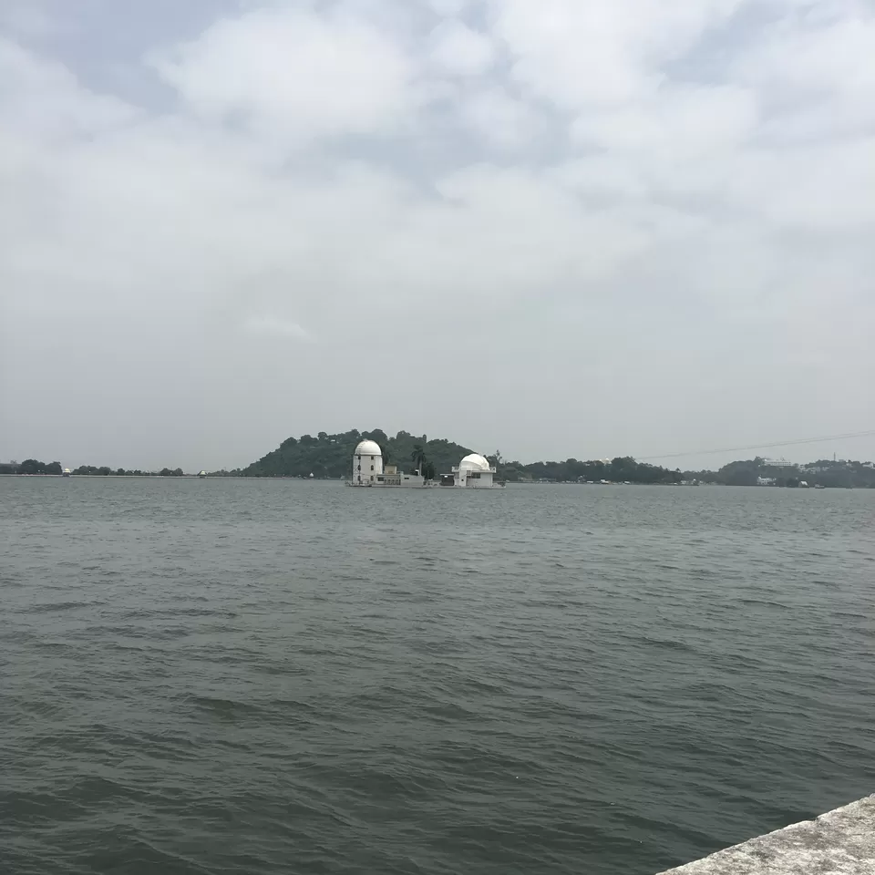 Photo of Fateh Sagar Lake, Udaipur, Rajasthan, India by Nupur Pradhan